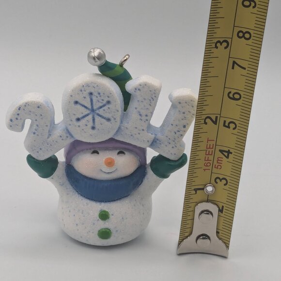 Hallmark Keepsake Frosty Fun Decade 2011 Christmas Ornament - 2nd in the Series - Picture 9 of 9
